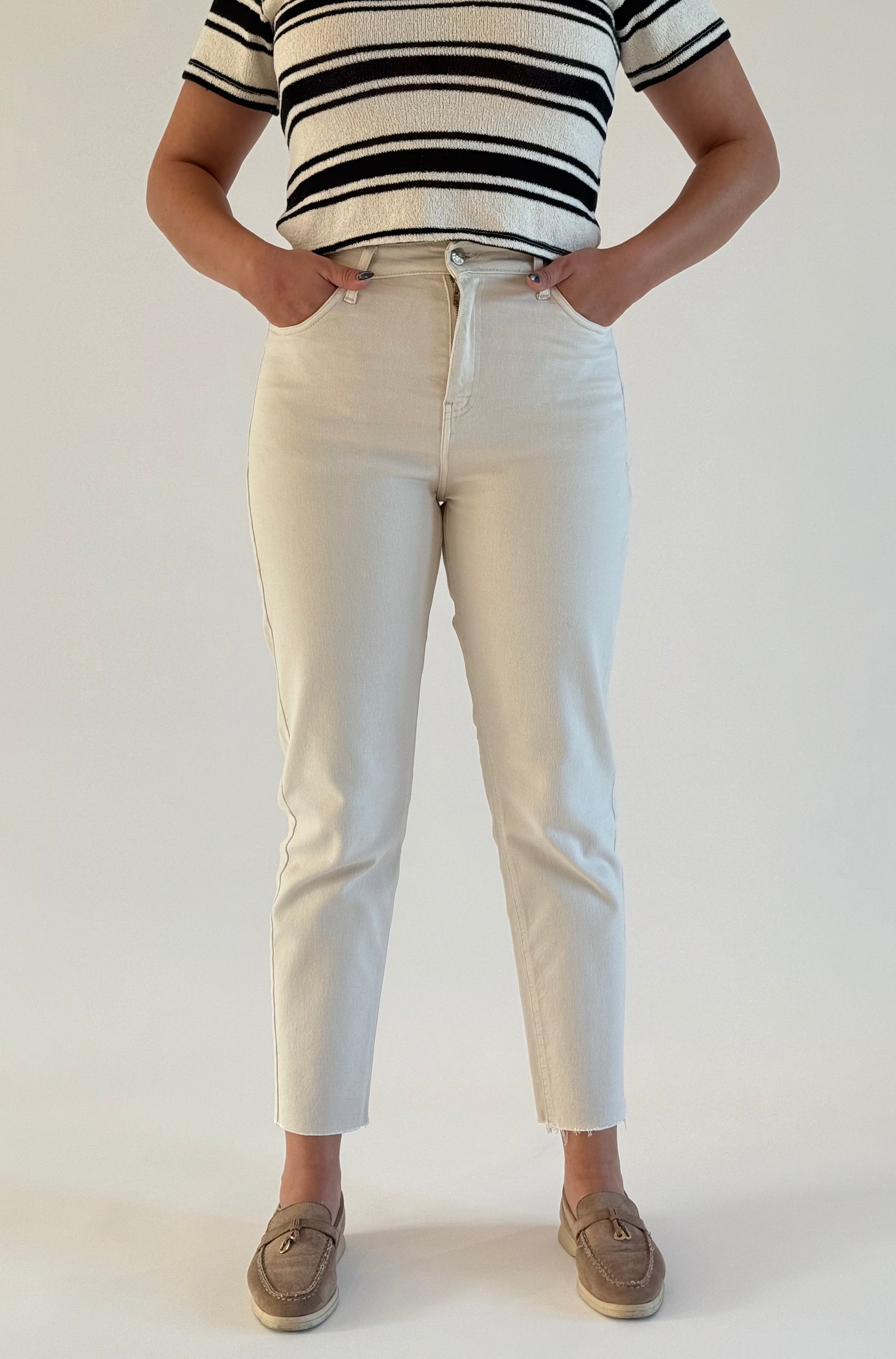 Jean Mom fit moulant taille haute