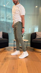 Pantalon Cargo Jogger Fit kaki, vue de profil intérieur