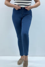 Jean skinny moullant à taille haute